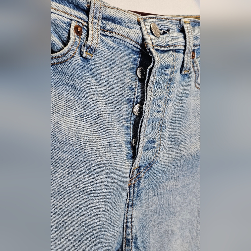 Levis Wedgie Straight Women's Distressed Jeans - Picture 2 of 4
